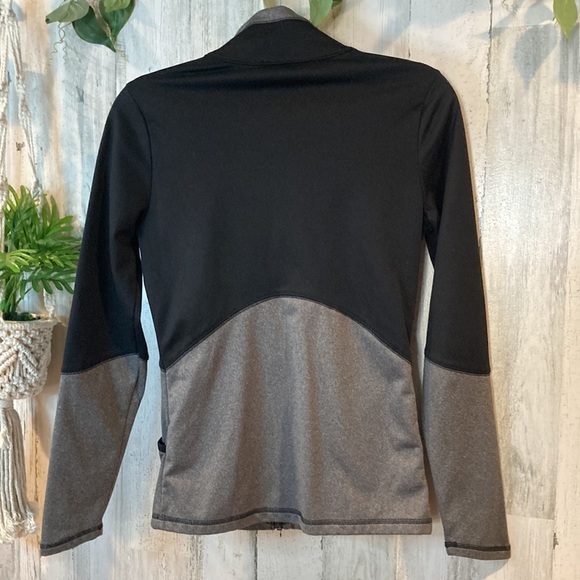 The North Face Workout Jacket - Picture 5 of 9